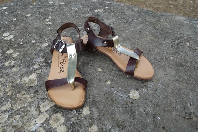 sandales cuir plates marron/doré Raquel Perez 36 2