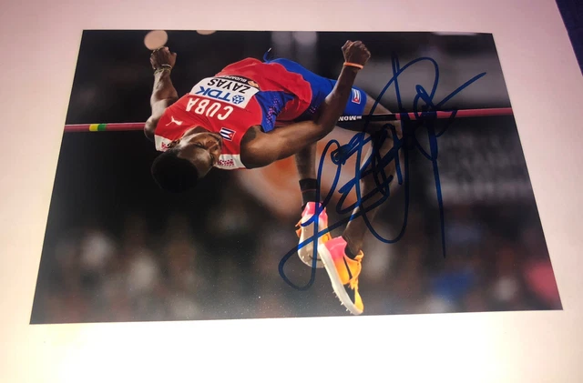 Firmato Luis Zayas (Cuba)