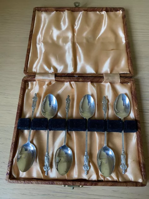 Cased Set of 6 Hallmarked silver apostle spoons, Birmingham 1909 A J Bailey