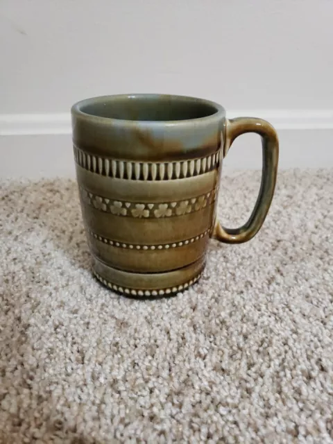 Vintage Wade Pottery SHAMROCK “E” Cup Mug Green Blue Irish Porcelain Ireland