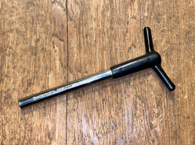 Outils et accessoires pour rénover un vélo ancien