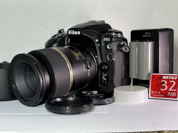 ニコン Ⅾ300 ボディ / タムロン SP AF 90mm F2.8 Di NIKON 300 BODY / Tamron Sp Af 90Mm F2.8 Di Macro 272Enii F