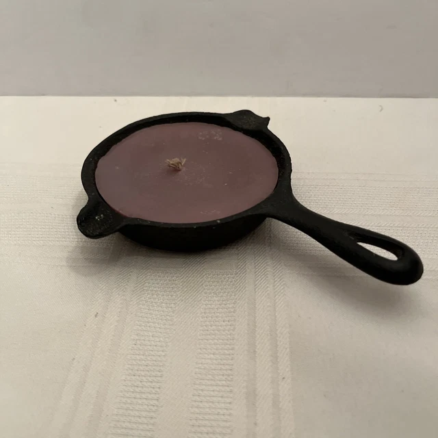 Vintage Wagner Ware 1050 Cast Iron Mini Skillet Ash Tray W/Candle & Label 6.5X5