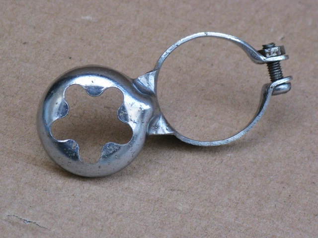 Paire De Supports De Pompe Vélo Vintage Années 1970, Colliers, Fabrication Française