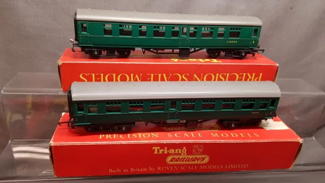 2 x TRIANG R221 S.R/B.R GREEN MAINLINE COMPOSITE COACHES S15034 VERY GOOD BOXED