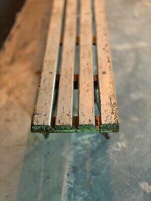 Vintage wooden bench 3