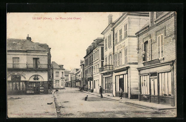 CPA Le Sap, La Place côté Ouest