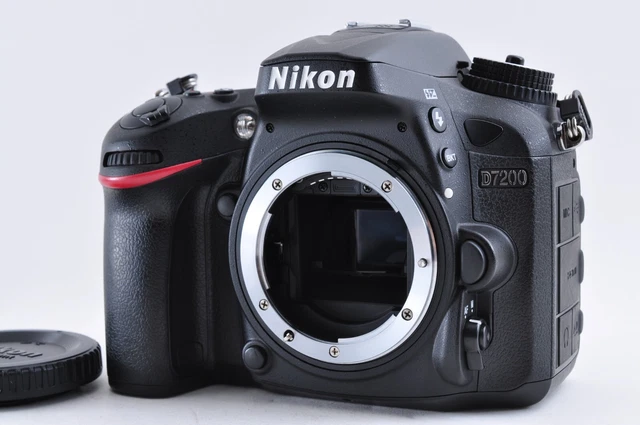 Nikon D7200 24.2 MP Digital Camera Body Black w/ Charger [Near Mint]