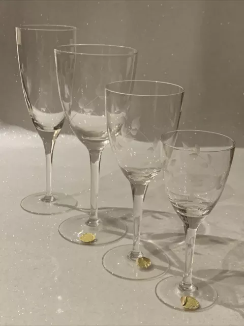Service Complet 24 Verres Flutes Champagne Eau Vin Taillé Main En Cristal ?