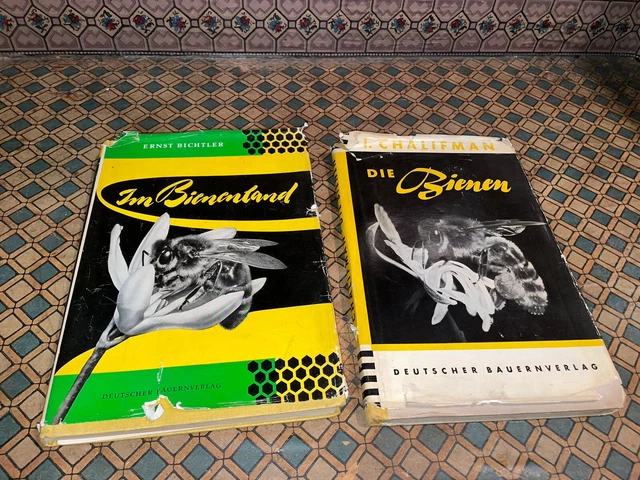 2 alte Bücher Im Bienenland und Die Bienen