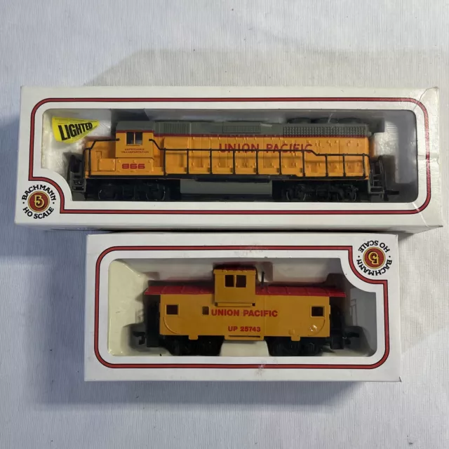 Bachmann Ho Scale Union Pacific Diesel Locomotive #866 & Caboose #25743