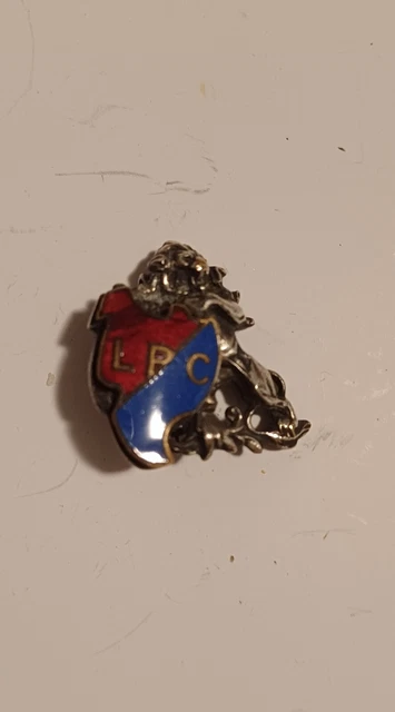 Belle Broche Vintage Dorée Aux Armoiries Avec Un Lion - Fermoir à Pompe - Parfait état