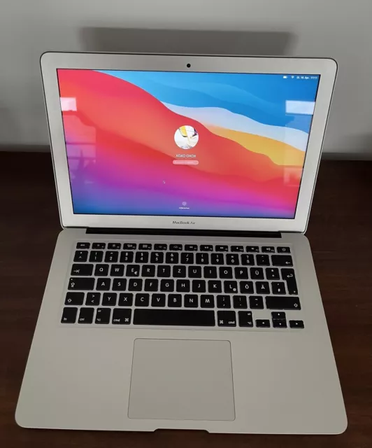 Apple MacBook Air 13" Mitte 2015 Model A 1466 silber, 8GB RAM, 128GB HDD