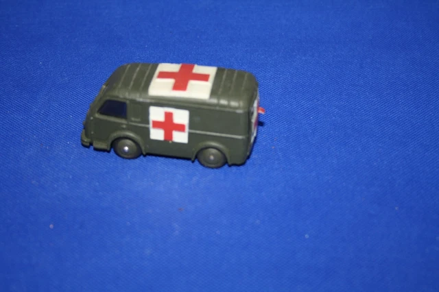 Miniatures Dinky Toys R16 / Karmann Ghia / Grande Vue 1200 / ambulance militaire - Jeux & Jouets