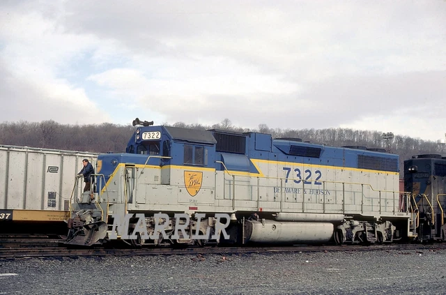 RR Print-DELAWARE & HUDSON DH 7322 at Allentown Pa 1/7/1984