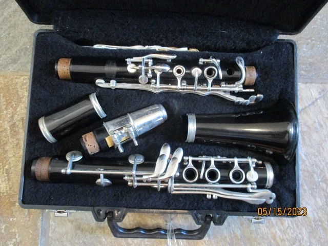 Selmer Bundy  brand CLARINET. Made in USA