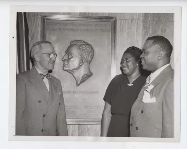 African American Artist Selma Burke Roosevelt Photo Sculpture President Truman