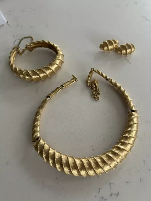 Vintage 1960’s Monet Gold Collar Necklace, Bracelet And Clip Earrings