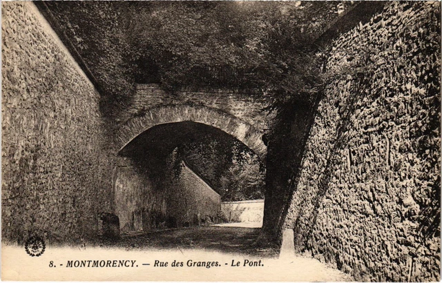 CPA Montmorency Rue des Granges Le Pont (1317329)
