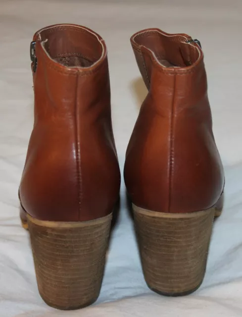 BP. Trolley Boots Size 4 3