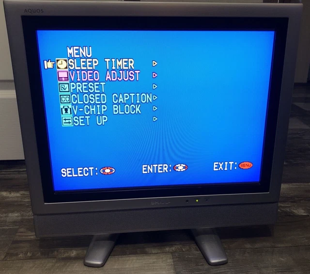 Sharp LC-20E2U - Monitor / TV - Very Good Condition - No Remote - 720p - DEAL***