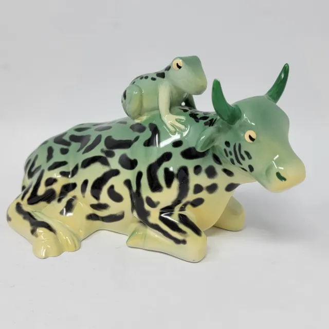 Cow Parade 2002 Mother Frog Green Ceramic Cow #9207 Cowparade Figurine READ