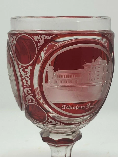 Lot de Quatre différents verres en cristal et cristal de Bohème. au