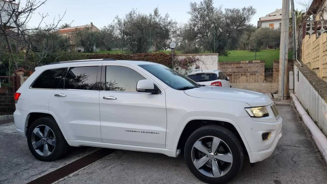 Jeep Grand cherokee "Overland" Jeep Grand cherokee "Overland"