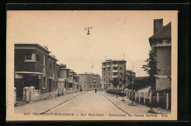 CPA Champigny-sur-Marne, Rue Karl-Marx - Habitations des Gardes Mobiles