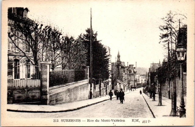 92 SURESNES - la rue du mont valerien