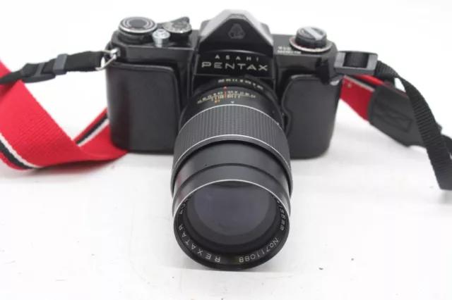 C Vintage Asahi Pentax S1a SLR Film Camera W/ Rexatar 2.8 135mm Lens & Strap