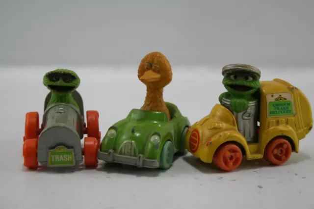 Sesame Street/Muppets | 3 Vers. Figures + vehicle | Hasbro | 1981