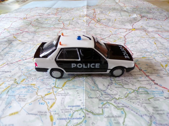 Miniature fourgon police Peugeot J5 1/43 - Collection