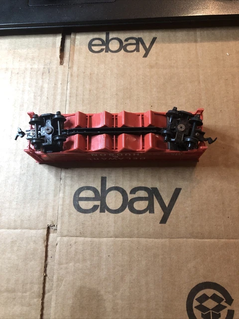 BACHMANN DELAWARE & HUDSON D & H 12312, Coal Hopper Car, Red (9686) 6