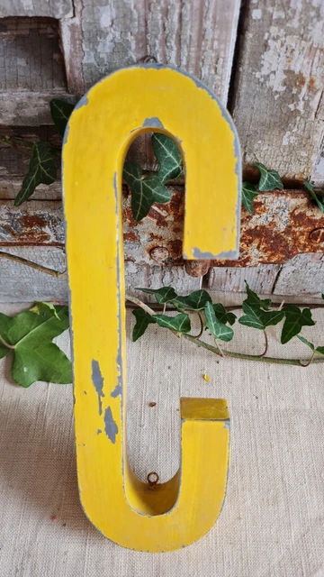 Lettre d'enseigne vintage en métal