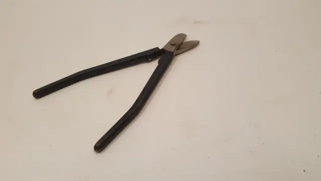 7" Vintage Curved Tin Snips 35930