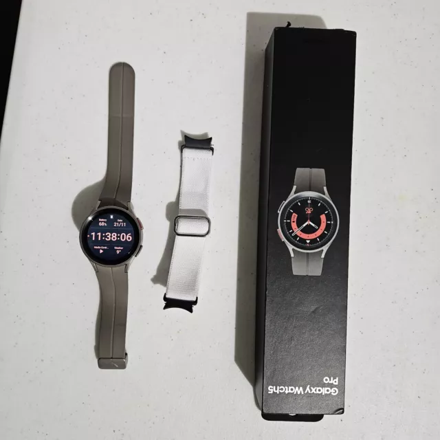 Samsung Galaxy Watch5 Pro SM-R920 45mm Silver + extra band