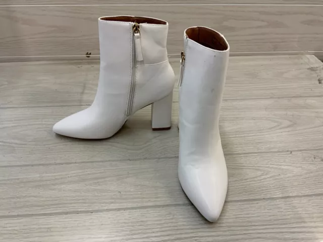 Madden Girl Finlee Ankle Boots, Women's Size 8 M, White NEW MSRP $79