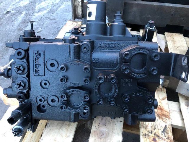 GENUINE JCB 3 SPOOL VALVE ASSEMBLY P/N 334/V1169 (SEE RANGE