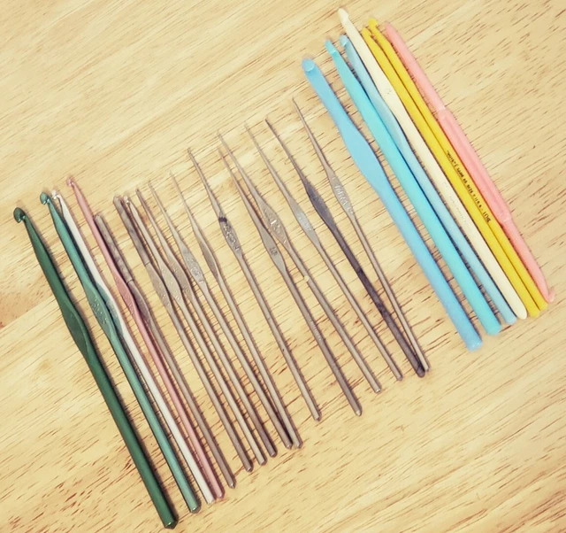 Vintage Boye Crochet Hooks Lot Of 22 USA/Germany