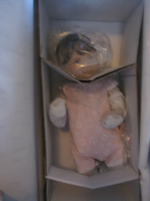 Masterpiece Gallery Cindy Musgrove 19" Molly Doll