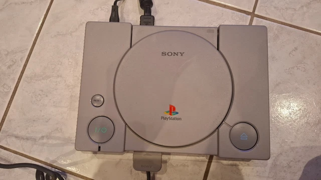 Console PS1 PlayStation 1 – Ne Fonctionne Pas – Pour Pièces Détachées Ou Réparation – Avec Alimentation