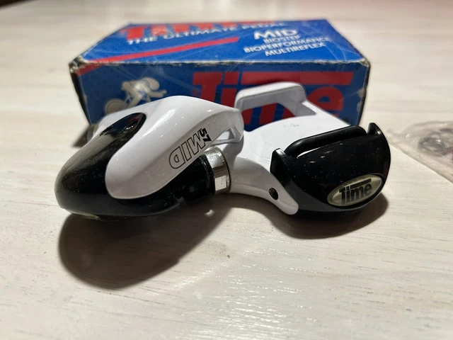 time clipless pedals cleats