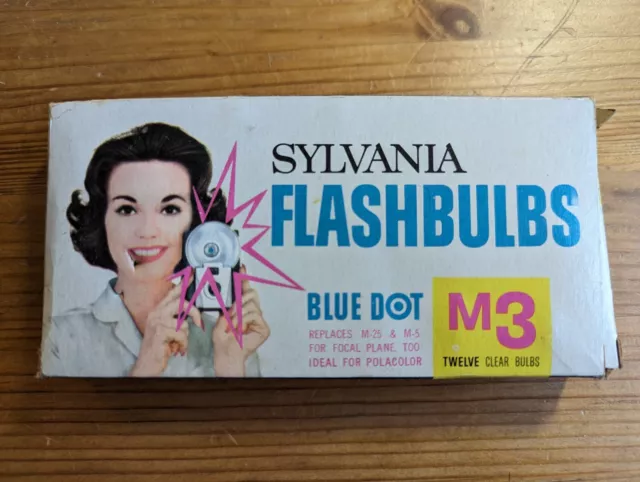 Vtg Flashbulbs M3 Sylvania Blue Dot 11 Bulbs