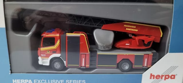 Feuerwehr BF Dortmund Drehleiter DLK / MB Atego / Herpa Neu & OVP