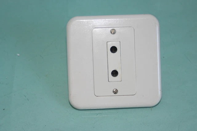 Multiprise 3x2 pôles + terre 1.5m sans cable-inter Legrand LEGRAND