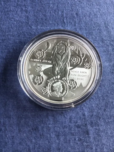 1 oz silver NSW $1 .999 Coin With Queen Elizabeth Insert In Capsule Very...