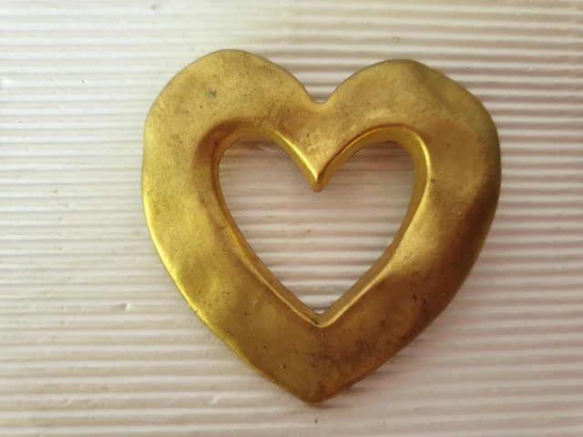 Broche Double Coeur Entrelacé - Métal Doré Vieilli, Style Vintage Romantique
