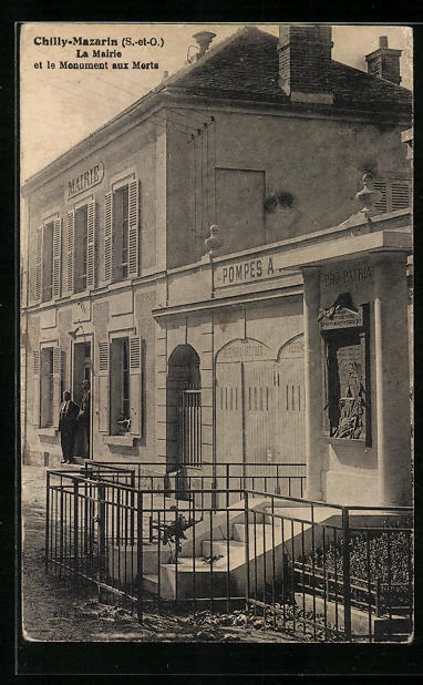CPA Chilly-Mazarin, La Mairie et le Monument aux Morts
