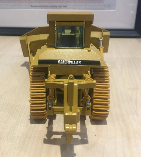 Caterpillar D11N Dozer - Metal Tracks - 1/50 - Conrad #2854